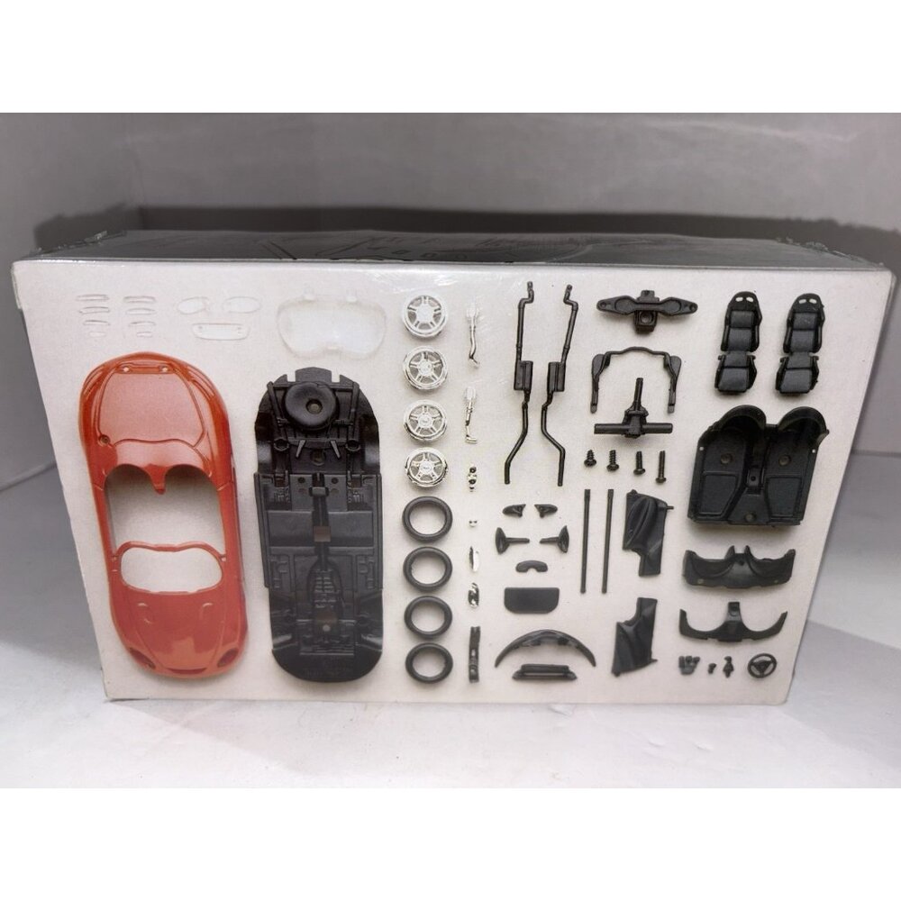Vintage 2000 1:43 TESTORS  MODEL KIT FORD MUSTANG MACH III CONCEPT RED 430009 - Picture 4 of 5